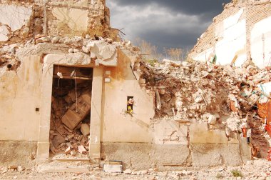 Eylül 2016-Orta İtalya-Umbria-Lazio-Abruzzo-İtalya-sonra ülkenin deprem tek moloz ve yıkım ve onların geçmiş ve gelecekteki kurtulanların yoksun bıraktığı bir lacerating yıkım
