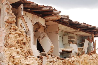 Eylül 2016-Orta İtalya-Umbria-Lazio-Abruzzo-İtalya-sonra ülkenin deprem tek moloz ve yıkım ve onların geçmiş ve gelecekteki kurtulanların yoksun bıraktığı bir lacerating yıkım