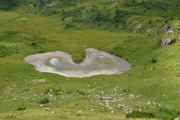 Paisagem de montanha entre os picos de Adamello — Fotografia de Stock