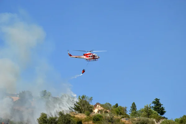 En Mordbrandattack på bergen Prenestini Castel San Pietro — Stockfoto