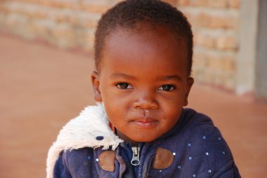 Ağustos 2014 - Afrika - Tanzanya - anlar AIDS'den etkilenen pomerini Köyü günlük hayatın. sefalet ve yoksulluk bir geçmiş ve gelecek çocuklara içinde bulunan umut arasında