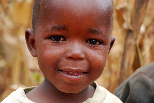 Momentos de la vida cotidiana de los niños en la aldea de Pomerini en Tanzania —  Fotos de Stock