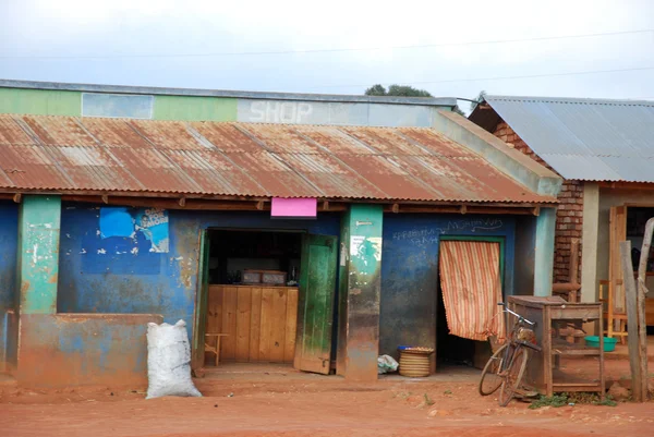 Casas y casas en el pueblo de Pomerini en Tanzania-África — Foto de Stock