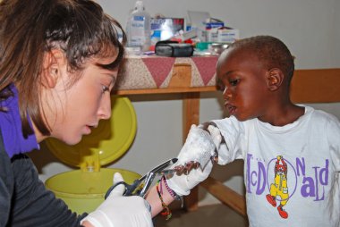 Fransisken misyon o gönüllü hemşireler müdahalesi