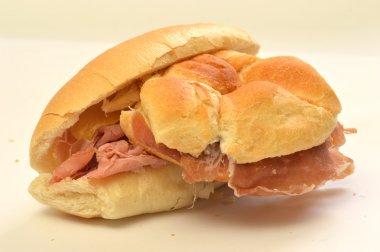 Jambonlu sandviç