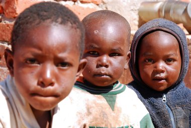 Çocuk Pomerin Köyü Franciscan misyonu