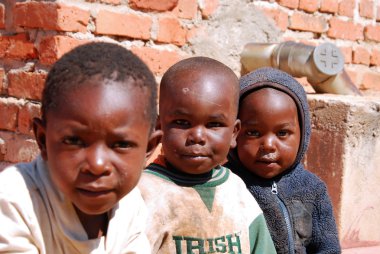 Çocuk Pomerin Köyü Franciscan misyonu