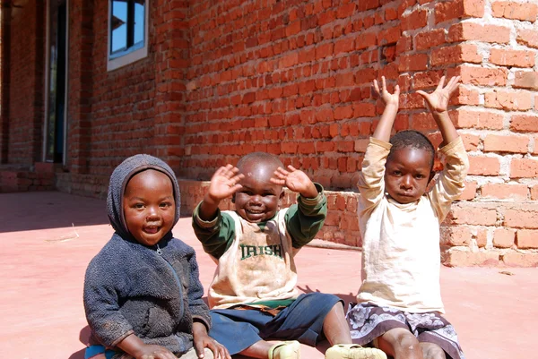 圣芳济教会的 Pomerin 村的孩子们 — 图库照片