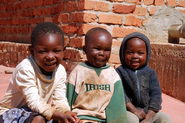 Die kinder der franziskanischen mission des dorfes pomerin — Stockfoto