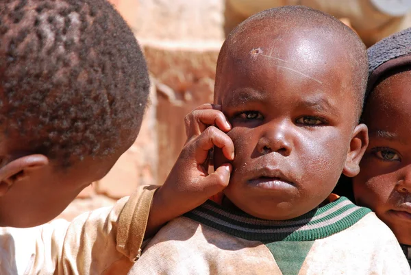 African children in Tanzania while you cleanse your face — Stock Photo, Image