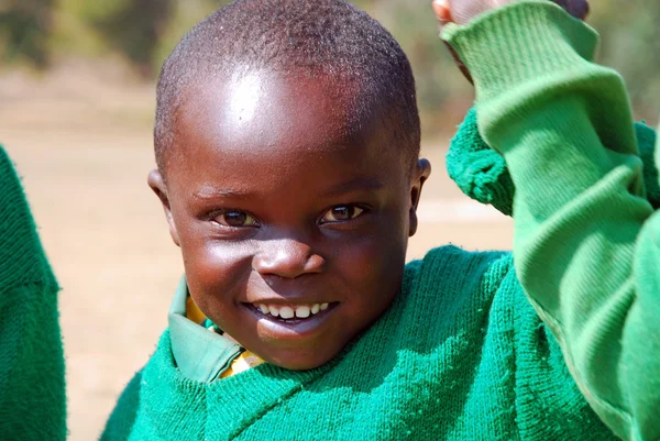 Il gioco dei bambini dell'asilo del Villaggio di Pomerini-Tan — Foto Stock