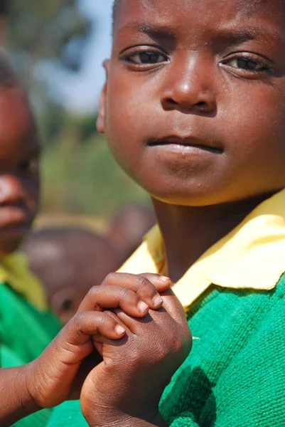 Le jeu des enfants de la maternelle du village de Pomerini-Tan — Photo