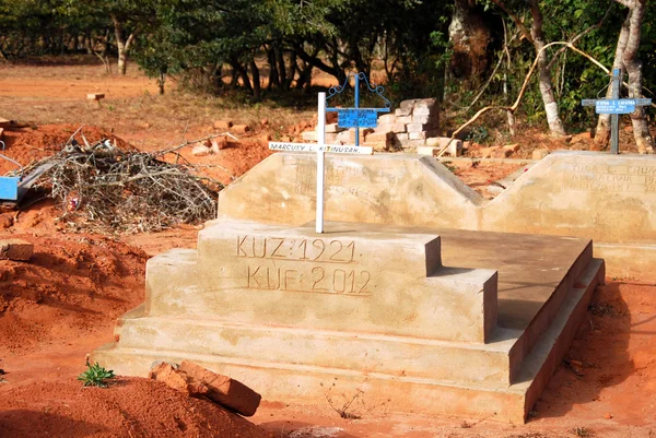 The impressive Cemetery of the Village of Pomerini -Tanzania - Africa — Stock Photo, Image