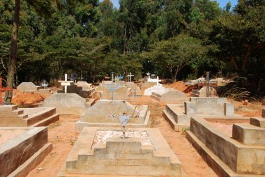 Pomerini Köyü - Tanzanya - Afrika'nın etkileyici mezarlığı