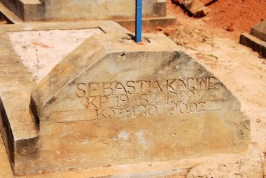 Pomerini Köyü - Tanzanya - Afrika'nın etkileyici mezarlığı