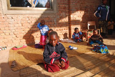 Afrikalı Çocuk Pom Köyü Franciscan misyonu