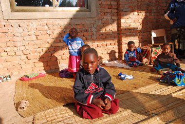 Afrikalı Çocuk Pom Köyü Franciscan misyonu