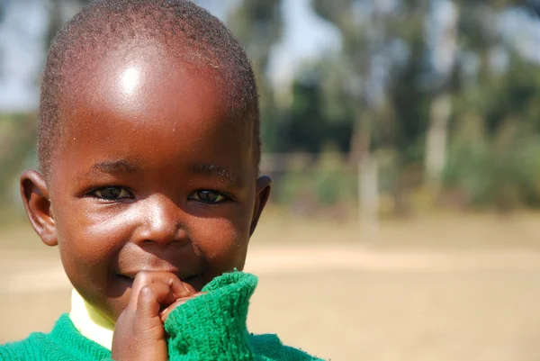 El juego de los niños del jardín de infantes de la aldea de Pomerini-Tanzania — Foto de Stock