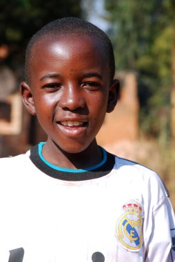 Afrikalı çocuklar tarafından kar amacı gütmeyen takip AIDS acı 