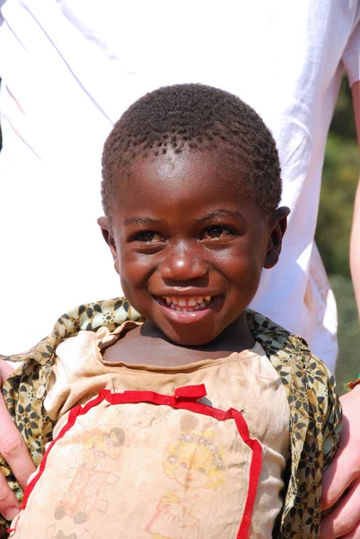 Los niños africanos que sufren de SIDA seguido por la organización sin fines de lucro — Foto de Stock