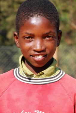 Afrikalı çocuklar tarafından kar amacı gütmeyen takip AIDS acı 