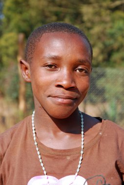 Afrikalı çocuklar tarafından kar amacı gütmeyen takip AIDS acı 