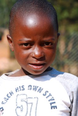 Afrikalı çocuklar tarafından kar amacı gütmeyen takip AIDS acı 