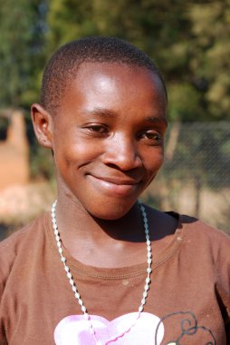 Afrikalı çocuklar tarafından kar amacı gütmeyen takip AIDS acı 