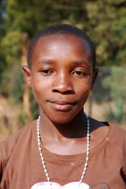 Afrikalı çocuklar tarafından kar amacı gütmeyen takip AIDS acı 