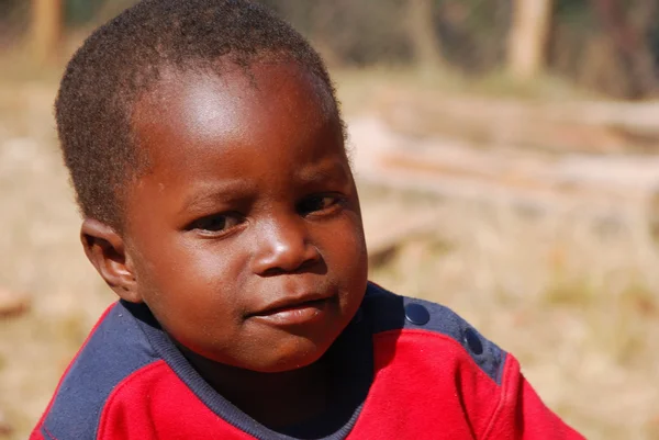 Los niños africanos que sufren de SIDA seguido por la organización sin fines de lucro — Foto de Stock