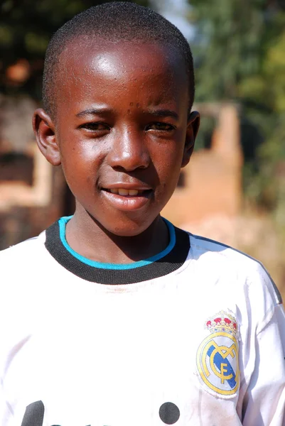 Afrikalı çocuklar tarafından kar amacı gütmeyen takip AIDS acı 