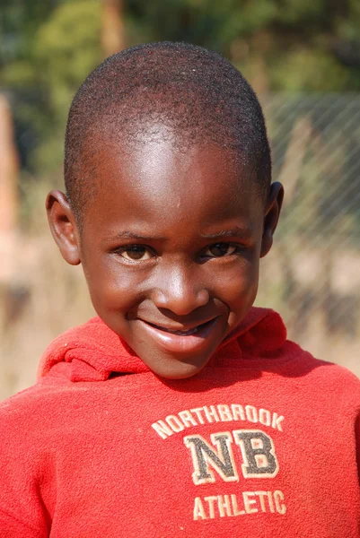 Los niños africanos que sufren de SIDA seguido por la organización sin fines de lucro — Foto de Stock