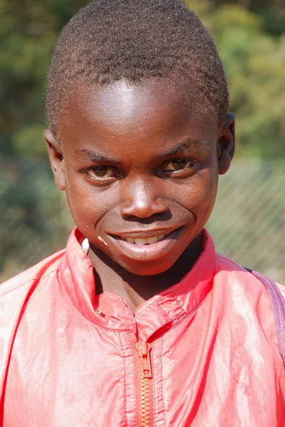 Africké děti trpí Aids, následovaný non-profit — Stock fotografie