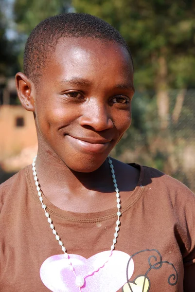 Afrikalı çocuklar tarafından kar amacı gütmeyen takip AIDS acı 