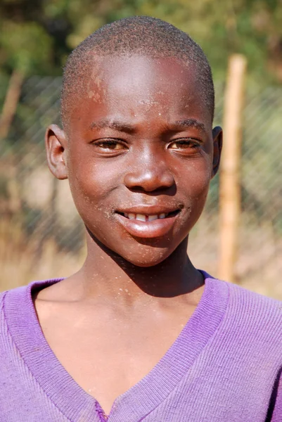 Los niños africanos que sufren de SIDA seguido por la organización sin fines de lucro —  Fotos de Stock