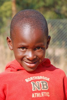 Afrikalı çocuklar tarafından kar amacı gütmeyen takip AIDS acı 