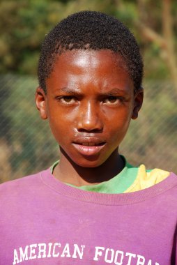 Afrikalı çocuklar tarafından kar amacı gütmeyen takip AIDS acı 