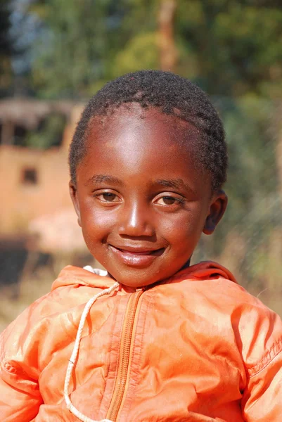 Los niños africanos que sufren de SIDA seguido por la organización sin fines de lucro —  Fotos de Stock