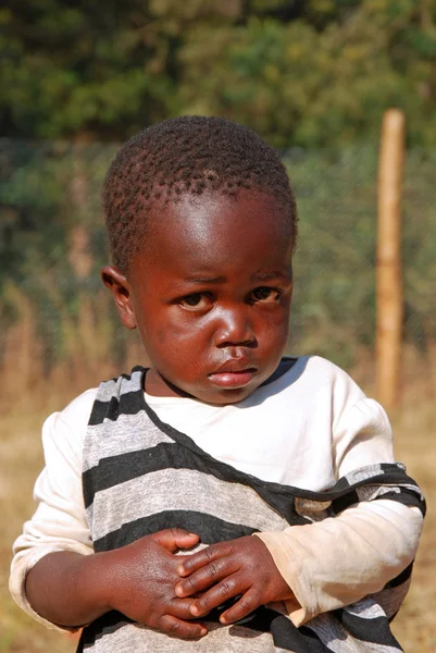 Los niños africanos que sufren de SIDA seguido por la organización sin fines de lucro —  Fotos de Stock