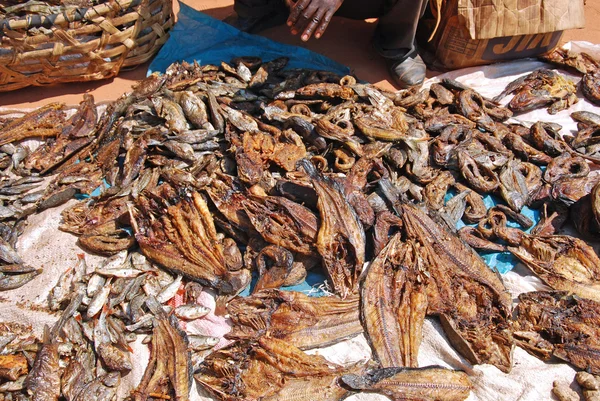 Le marché en face du village de Pomerini - La vente — Photo