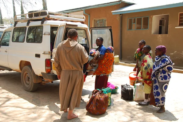 Transport of patients from the Hospital of the Village of Iringa — Stock Photo, Image