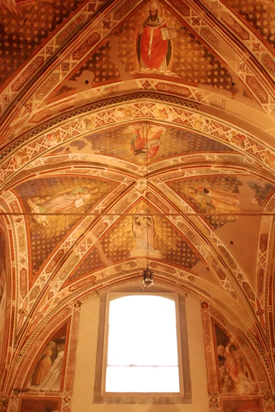 Las pinturas y frescos de la Iglesia de Santa Croce en Florencia-Toscana-Italia — Foto de Stock