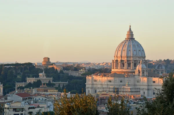 De basiliek van St. Peter uitzicht vanaf de Gianicolo - Rome — Stockfoto
