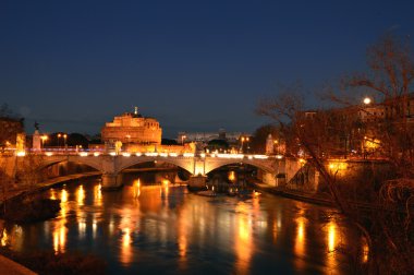 Melek Şatosu'nda Roma - İtalya ile gece manzarası