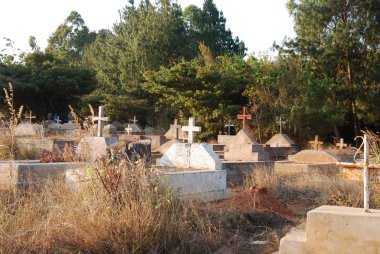 Mezar Pomerini Tanzanya, Afr Köyü mezarlığı