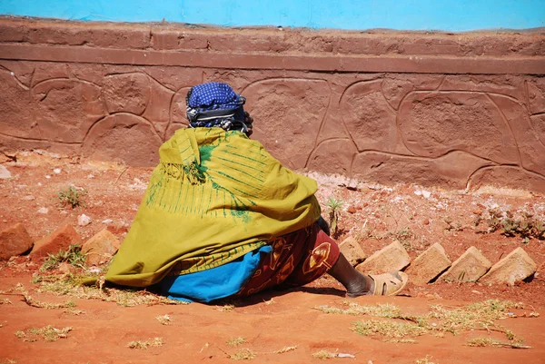 O desespero de uma mulher sentada à espera da sua vez de ser vi — Fotografia de Stock