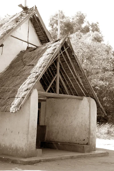 L'antica chiesa luterana del villaggio Pomerini in Tanzania, Afr — Foto Stock