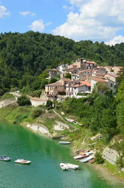 Het land van Fiumata op Lake Salto in Abruzzo - Italië 38 — Stockfoto