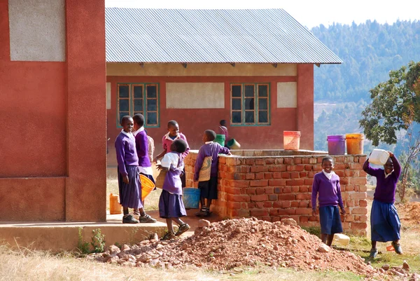 The middle school students during a break between the lessons, A — Stock Photo, Image