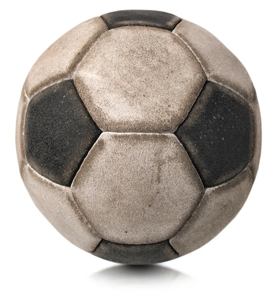 Bola de futebol velho isolado no branco — Fotografia de Stock